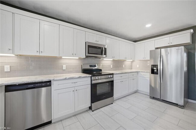 Building Photo - 108 Marcy St
