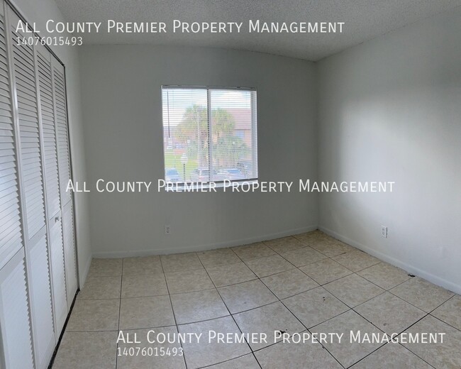 Building Photo - 5231 Via Hacienda Cir