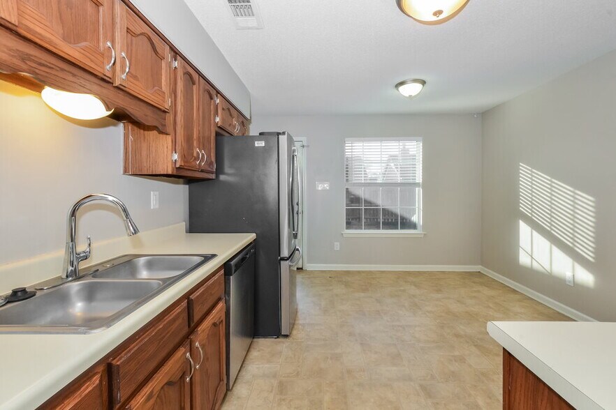 Building Photo - 1663 Ranmar Dr