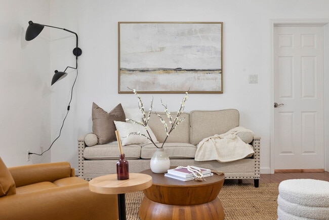 Building Photo - 163 Silver Lake Rd