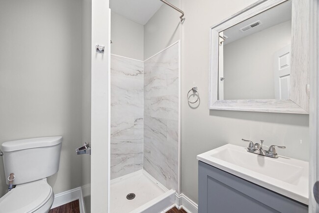 Building Photo - Super Cute, tastefully remodeled 3-Bed, 2-Bath home in Gastonia.