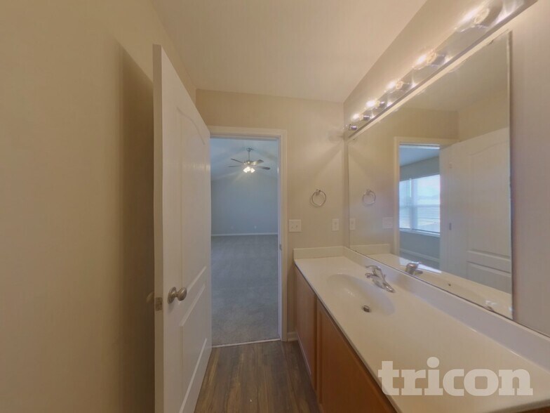 Building Photo - 520 Gentle Breeze Ln