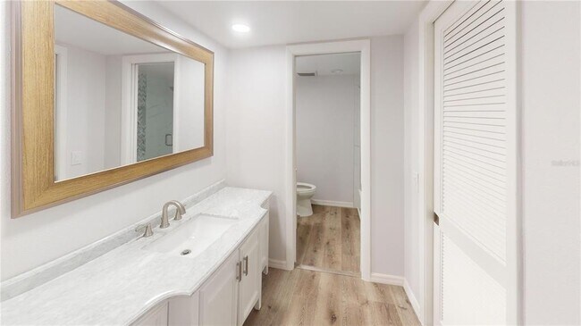 Building Photo - 8735 Midnight Pass Rd