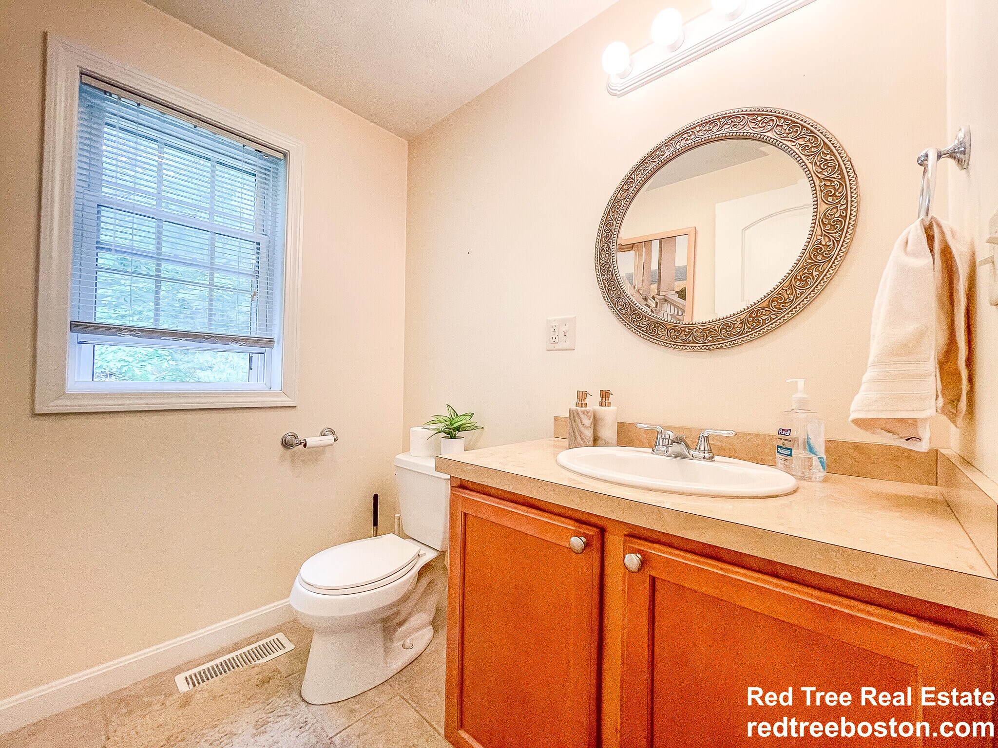 Building Photo - 496 Lebanon St