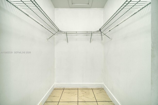 Building Photo - 14708 NE 7th Ave