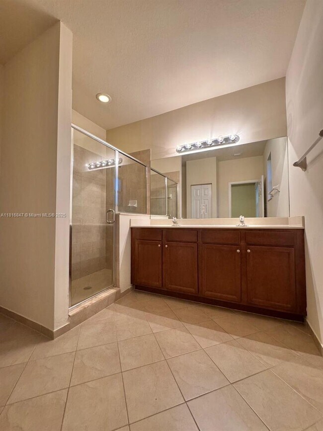 Building Photo - 23762 SW 118 Ave