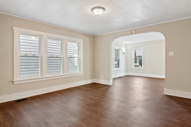 Building Photo - Coming Soon - Charming 3 Bedroom, 1 Bath S...