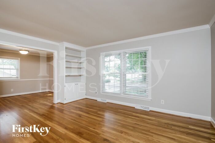 Building Photo - 2822 Rutherford Dr