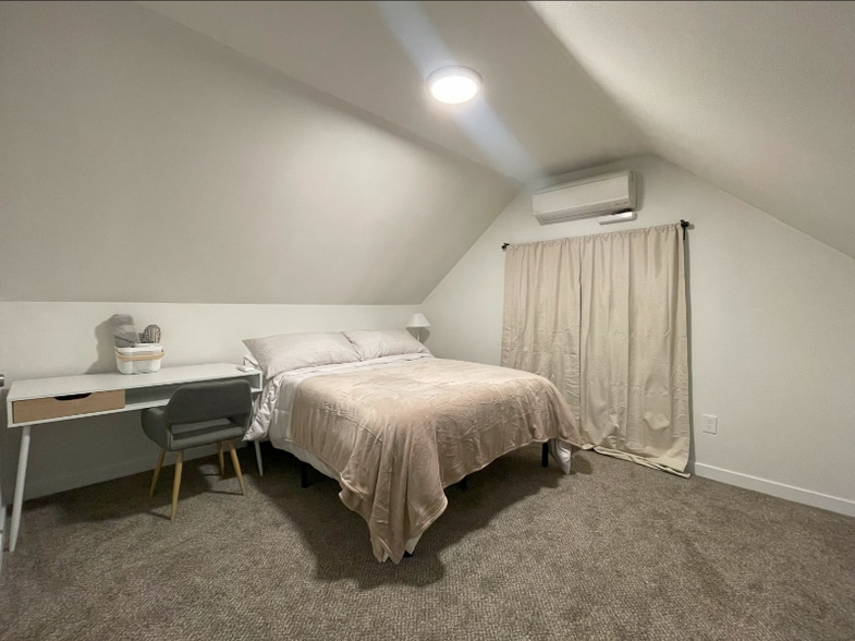 Building Photo - 2509 S J St