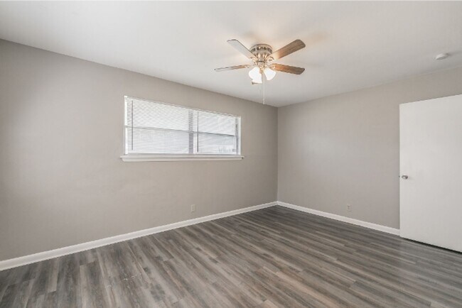 Building Photo - 7513 Maple Dr