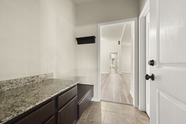 Building Photo - 37184 Sills Dr