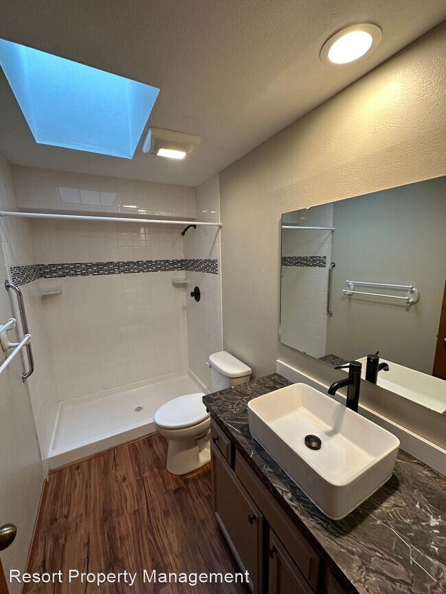 Building Photo - 3 br, 2 bath House - 910 E Loch Maree Dr