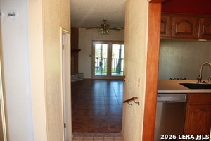 Building Photo - 421 Watts Ln