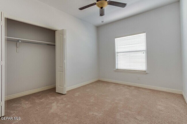 Building Photo - 5541 Ignacio Frias Dr