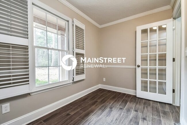 Building Photo - 3 Bedroom Pet-Friendly Home in Fayetteville, GA with Main Street Renewal