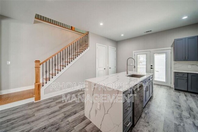Building Photo - 1058 White Oak Ave SW