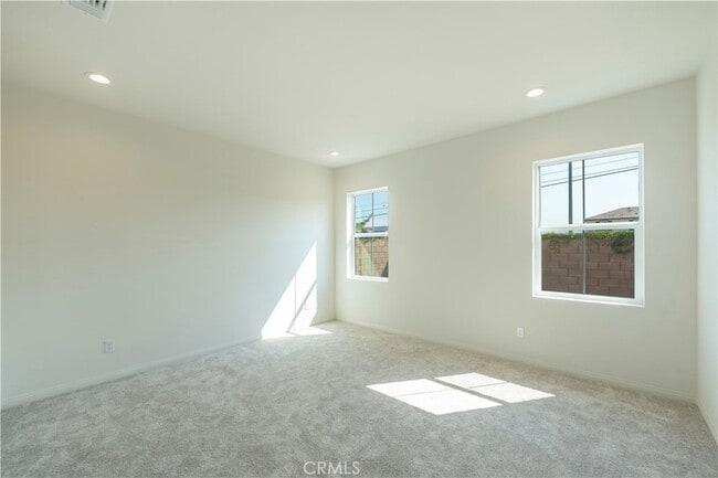 Building Photo - 9654 Honeyberry Ln