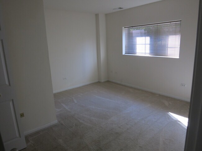 Building Photo - 928 Charlton Ln