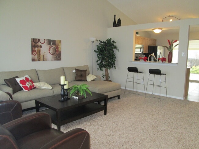 Building Photo - 3 bedroom house near Garden Acres Park