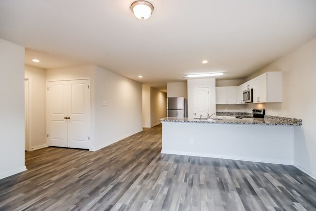 Building Photo - 15823 Del Norte Dr