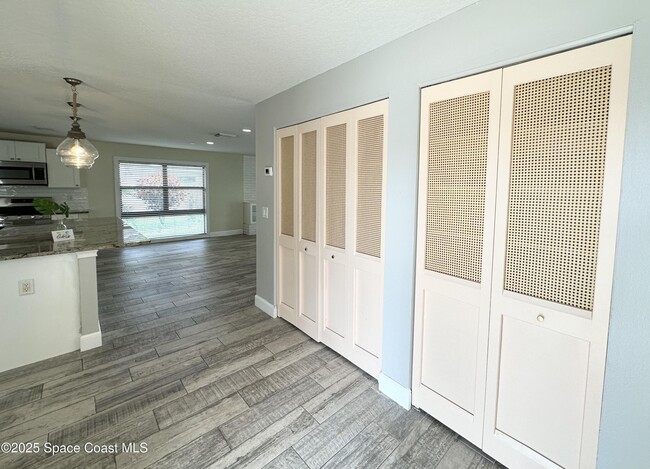 Building Photo - 918 Bluewater Dr