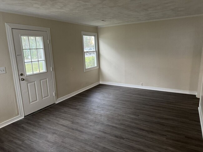 Building Photo - 305 Miller Blvd