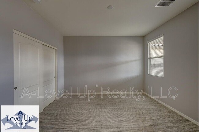 Building Photo - 8695 N Rome Ct
