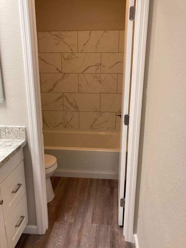 Building Photo - Renovated one bedroom