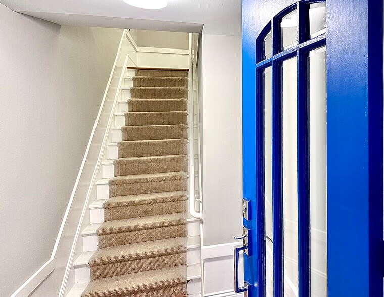 Front door Entry - 645 San Jose Ave