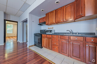Building Photo - 104 N Graham St