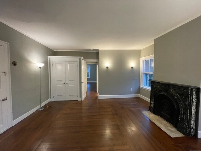 Building Photo - 161 Broadway