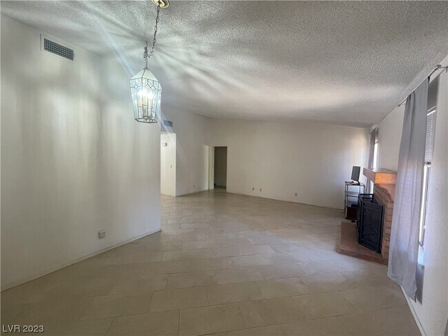 Building Photo - 1851 Rockledge Dr