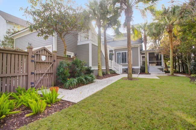 Building Photo - 612 Daggett St