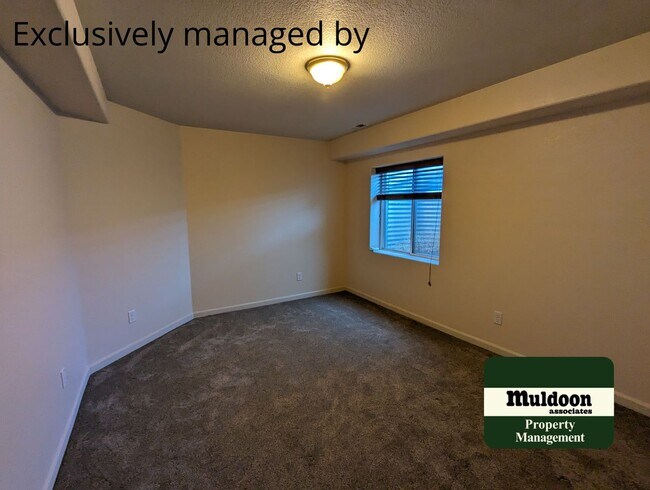 Building Photo - Spacious Updated Pueblo West Home! Pet Friendly!