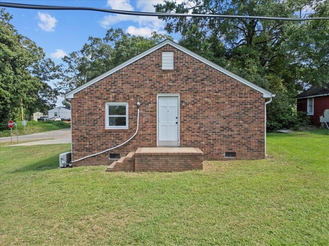 Building Photo - 61 Carver St