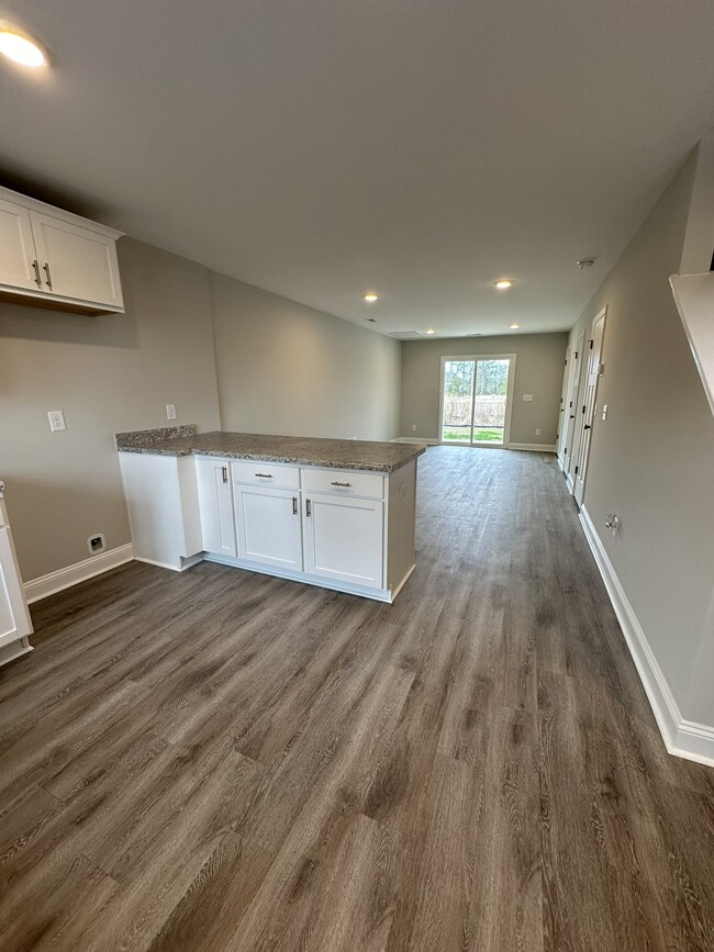 Building Photo - 128 Smallwood Rd