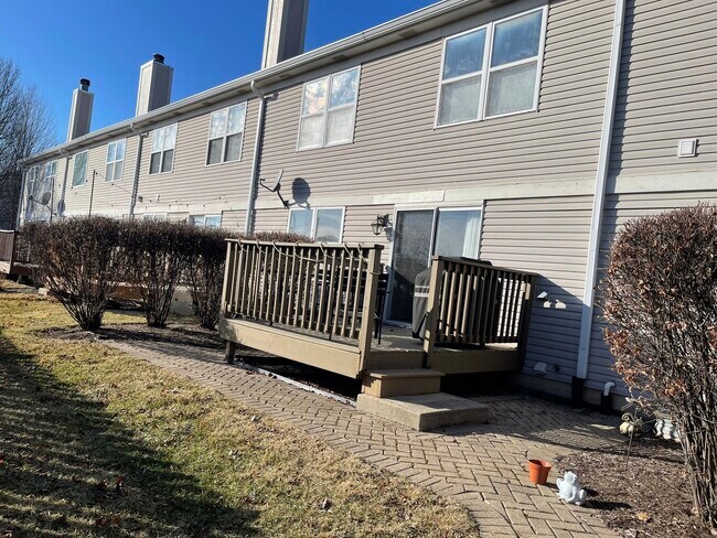 Building Photo - 3252 Cool Springs Ct