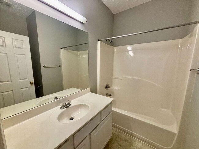 Building Photo - 889 Clairidge Elm Trail SW
