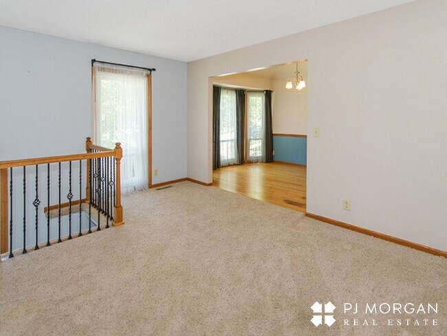 Building Photo - 16911 N Circle - Coming Soon