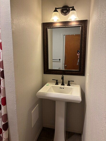 Building Photo - 9925 Muskrat Rd