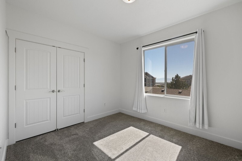 Building Photo - 114 W Spring Hill Way