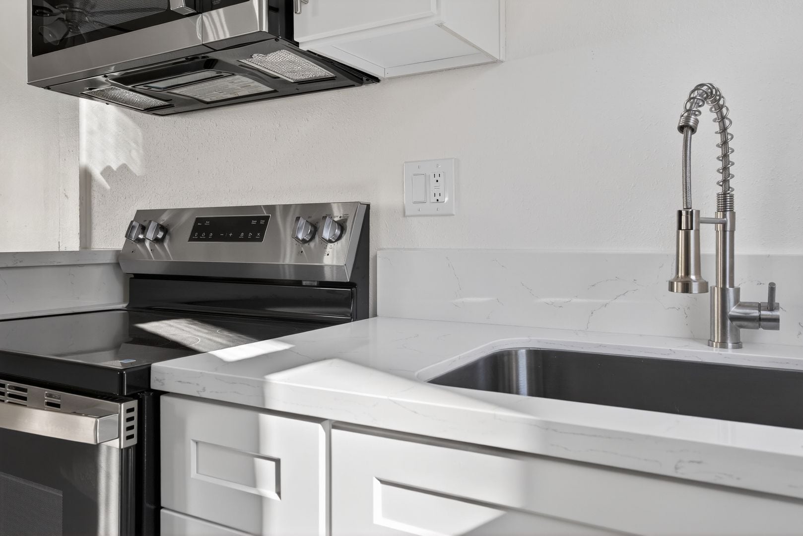 Building Photo - 525 Chestnut Ave