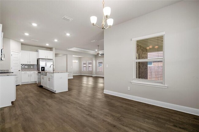 Building Photo - 10528 Redland St N