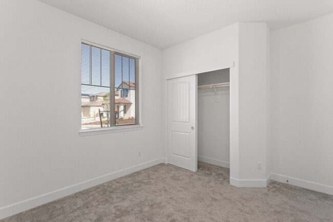 Building Photo - Gorgeous 1 Bed, 1 Bath Property