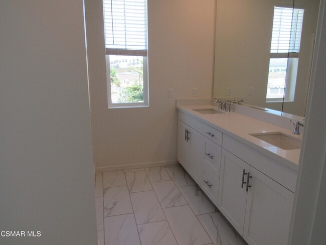 Building Photo - 527 Winchester Dr