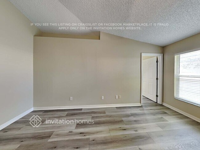 Building Photo - 2394 Bayhill Dr