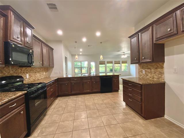 Building Photo - 829 Golden Bear Ln