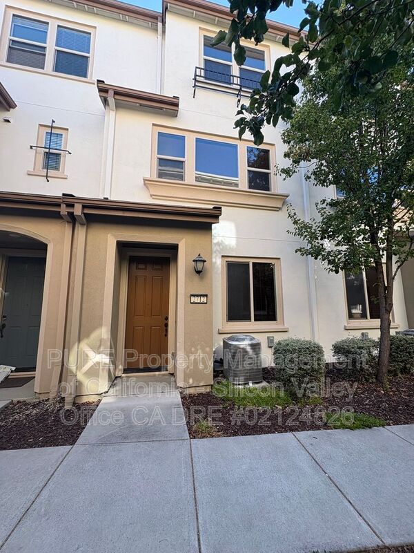 Building Photo - 2712 Ferrara Cir