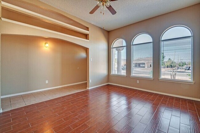 Building Photo - Gorgeous and Spacious Eastside Home for Rent with Refrigerated Air!