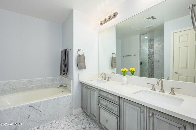 Building Photo - 5450 E Deer Valley Dr